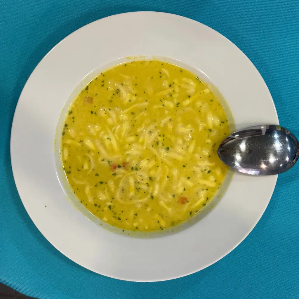 Currysoep met noedels.webp